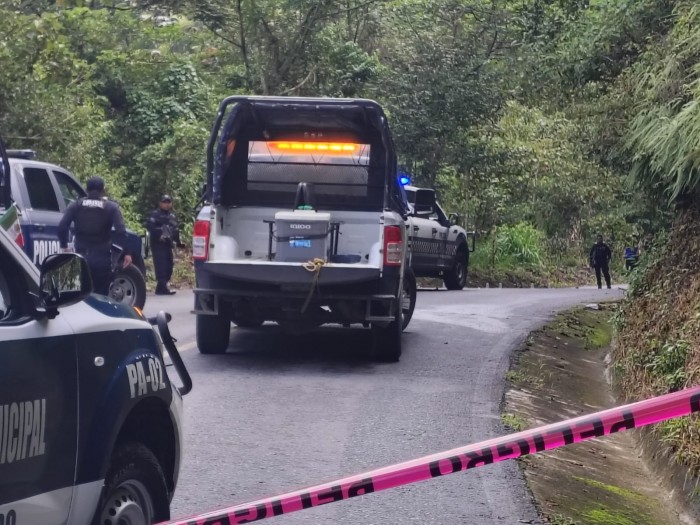Abandonan cuerpo encobijado y decapitado en Yanga