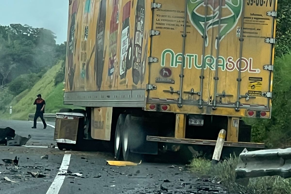 MUEREN 2 DURANTE CHOQUE EN AUTOPISTA